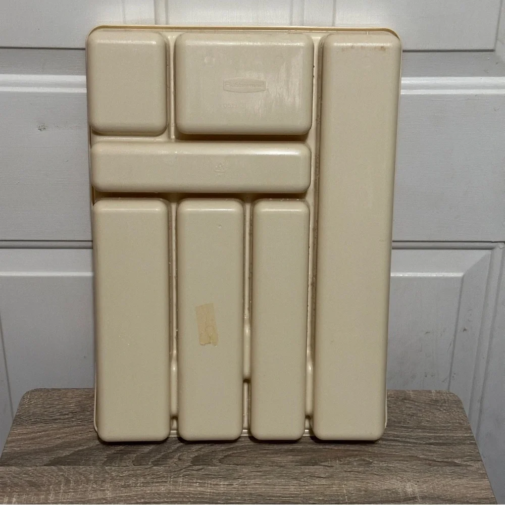 VTG Rubbermaid 0521 Silverware Flatware Utensil‎ Tray Almond - 7 Slots